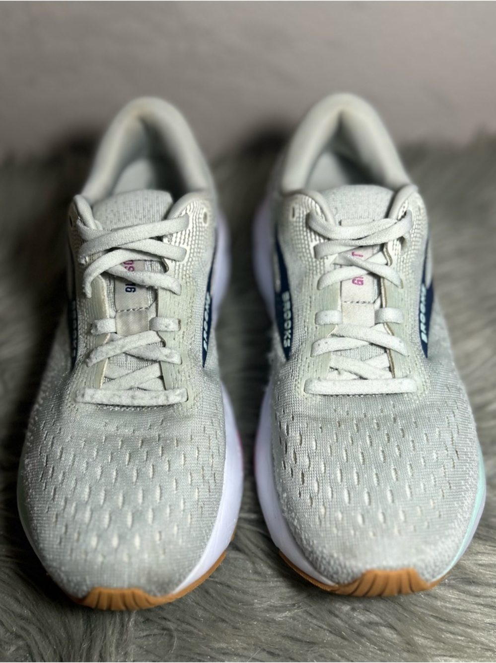 Brooks Ghost Neutral Running Shoe Light Grey Purple Accent Sneakers Size 7.5 - Picture 3 of 11